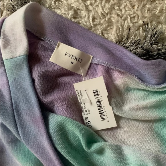 Tie dye cold shoulder top - Picture 2 of 2